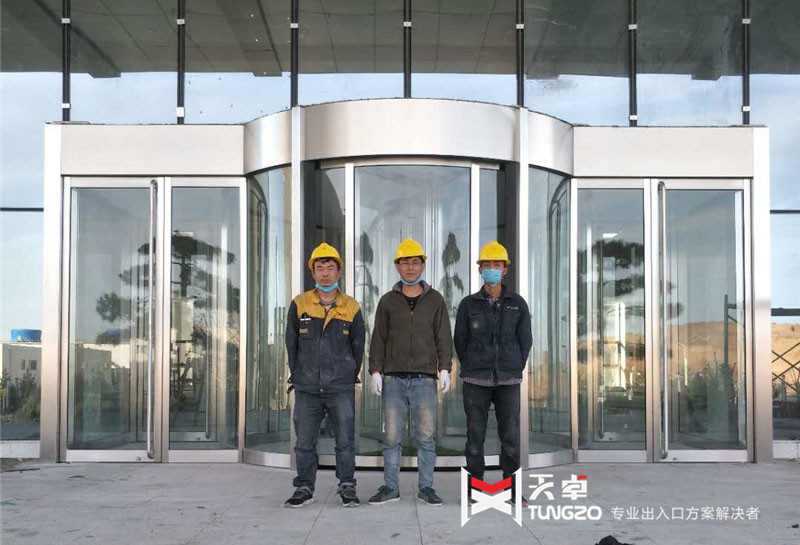 陜西精益化工兩翼旋轉門